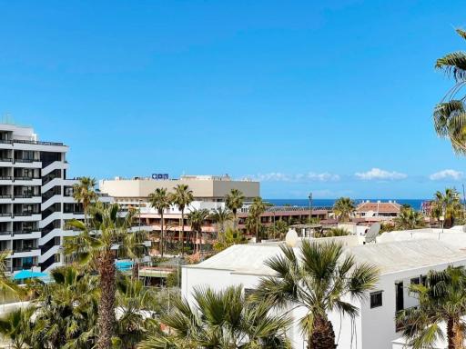 LAS AMERICAS HOLIDAYS - Housity