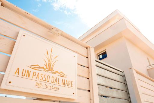B&B A Un Passo dal Mare - Housity