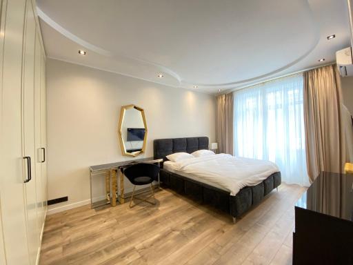 The Gold House - Housity