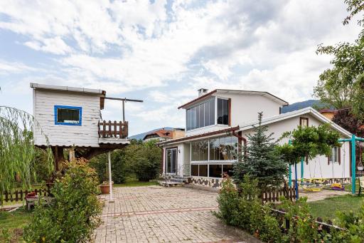 Fascinating House with Treehouse in the Garden near Kartepe Ski Center - Housity