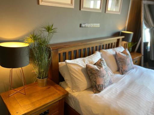 The Riverside Rooms - Housity