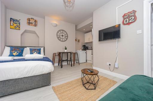 TTBRIGHTON SEAFRONT I CENTRAL LOCATED STUDIO FLAT - Housity