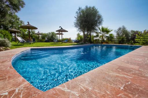 Charming House in Petra with Garden and Shared Pool - Housity
