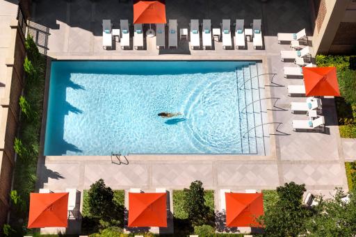 Warwick Melrose Hotel - Housity
