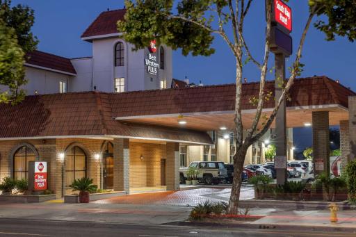 Best Western Plus South Bay Hotel - Housity