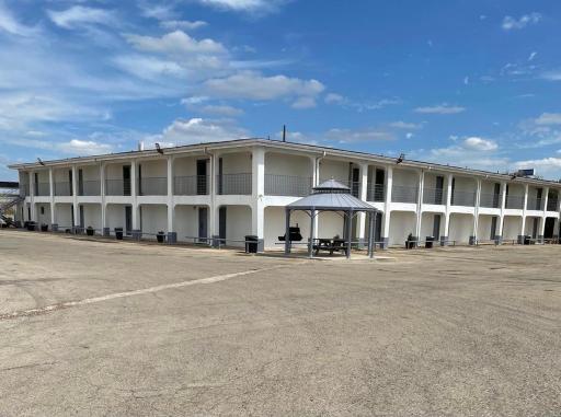 Dilley executive inn - Housity