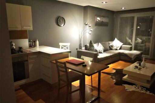 Ni Suites - Near Airport, Free WIFI - Housity