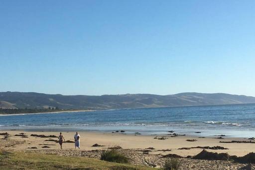 Apollo Blue Oceanview Unit 1- B Free WIFI - Housity