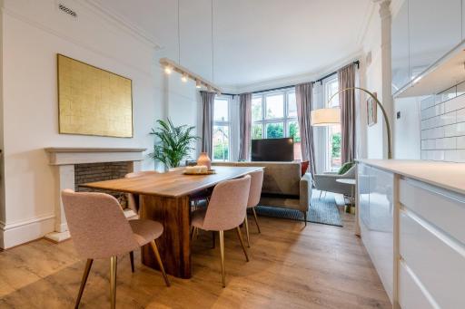Spacious Designer Apartment close to the River Dee - Housity
