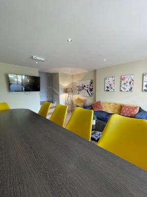 Nicholson House - Housity