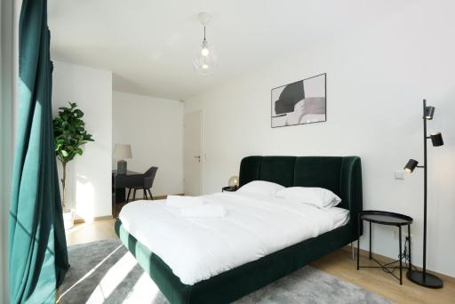 2BR Apt 100 m2 w Terrace Garden, Free Pkg- ID-26 - Housity