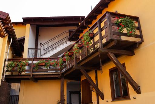 LA CORTE SUL LAGO - Housity