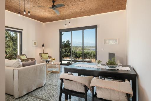 Myrtia Beach House - Housity