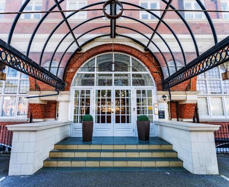 Holiday Beach Flat in Bournemouth, England, UK - Housity