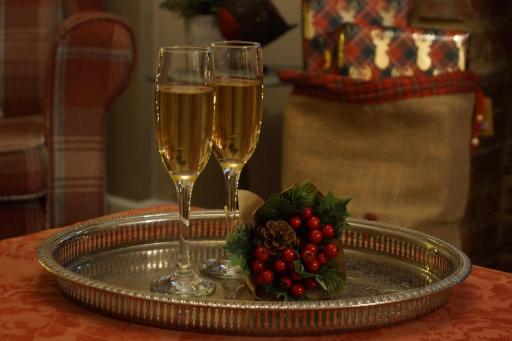 Corner Cottage - character, charm, great location. - Housity