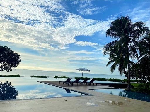 2 BR Luxury Beachfront Condo Cha-am - Housity