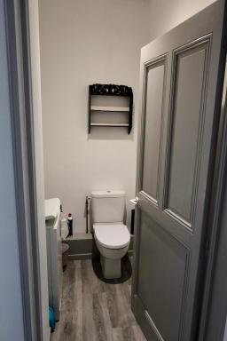 Spacieux appartement indépendant dans une maison - Housity