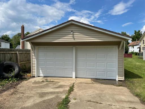 Modern Living Springfield - Housity