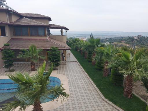 NATURAL WONDERFUL VILLA WITH POOL - Housity