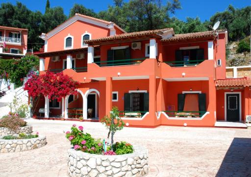 Kiki Apartments - Housity