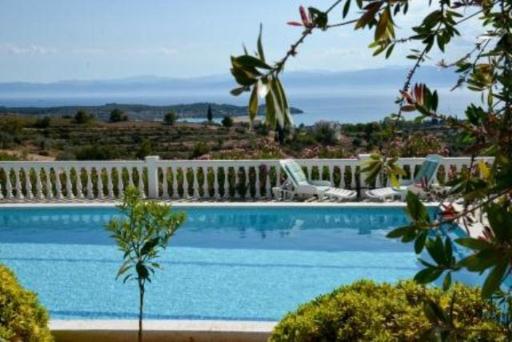 Iron Hill Pool Villa - Amazing Sunset & Sea View - Housity