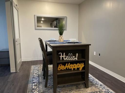 Apt 252 Cozy and Sleek Dwelling Min from Ft Leavenworth - Housity
