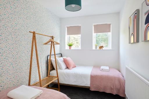 Links to M62 - 3 bedroom property - Housity