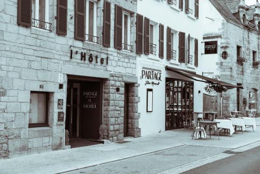 Les Voyageurs - Housity