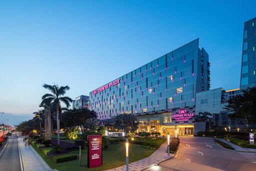 Crowne Plaza Guangzhou Huadu, an IHG Hotel - Free Shuttle Bus Between Hotel to Airport - Housity