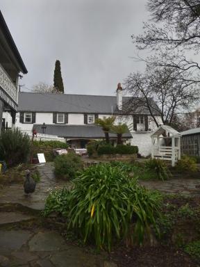 Old Colony Inn - Housity