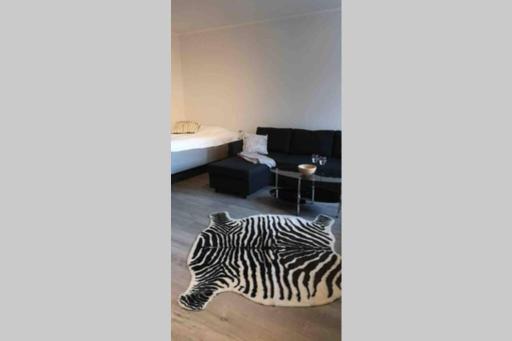 Cosy studio near by AirPort, 2min from train! - Housity
