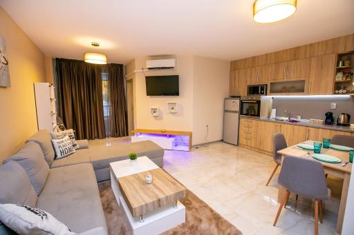 Riva Apartment - Housity