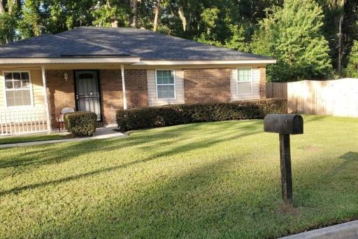 Southern Charm Vacation Rental - Housity