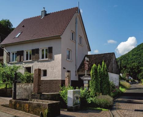 Haus-amBrunnen - Housity