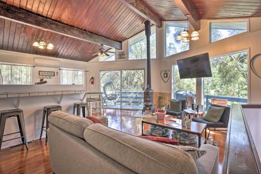 1 Mi to Lake Gregory Mtn-View Cabin with Deck - Housity