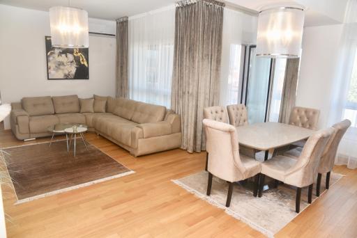 The Main Square Apartments - Housity