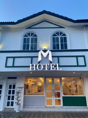 M Hotel - Housity