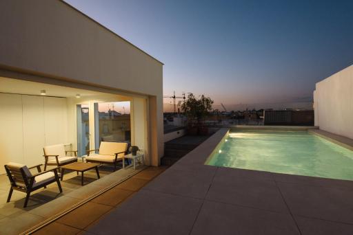 Eva Recommends Castellar Pool & Terrace - Housity