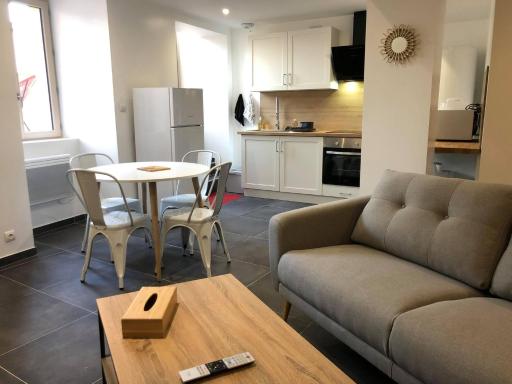 Montbard appartements au centre historique chez Delphine et Guillaume - Housity