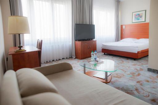 Hotel Włókniarz - Housity