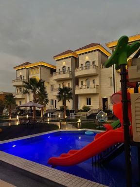 Golden White Hotel - Housity
