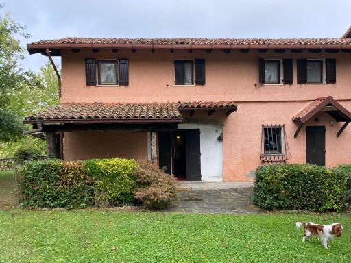 Casa intera tra le colline e le vigne del Dolcetto - Housity