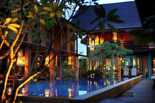 The Village House - Housity