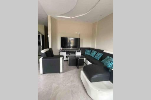 Reina Beatriz - Villa del Rey - Housity