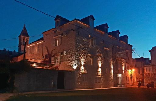 Carol Rooms - Housity