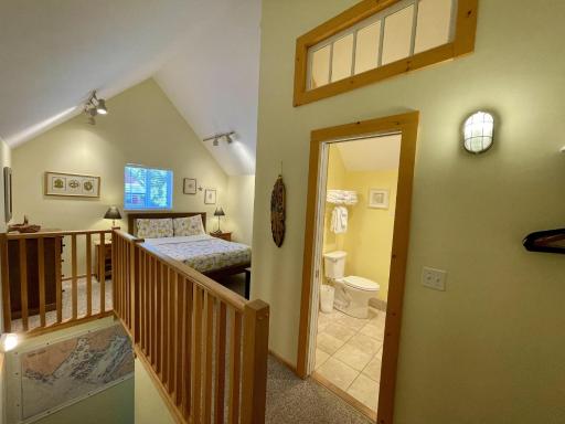 One Bedroom Private Cabin Close To Trails And Beaches - Housity