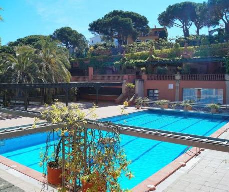 House - 3 Bedrooms with Pool young people group not allowed - 07104 - Housity