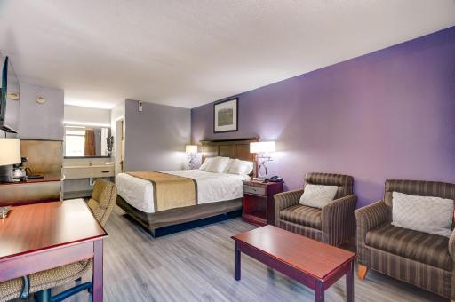 Budget Inn Top of Ellijay - Housity