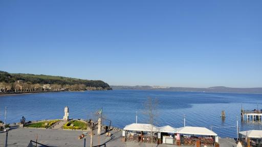 IRIDE SUL LAGO 1 Via Principessa Jolanda 10-Piazza del Molo - Housity