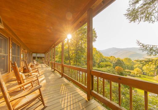 Mount Mitchell Eco Retreat - Housity